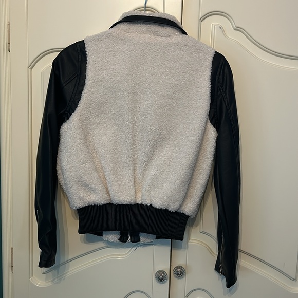 Blank NYC Sherpa and leather jacket. NWOT. Girls Size XL - Picture 7 of 7